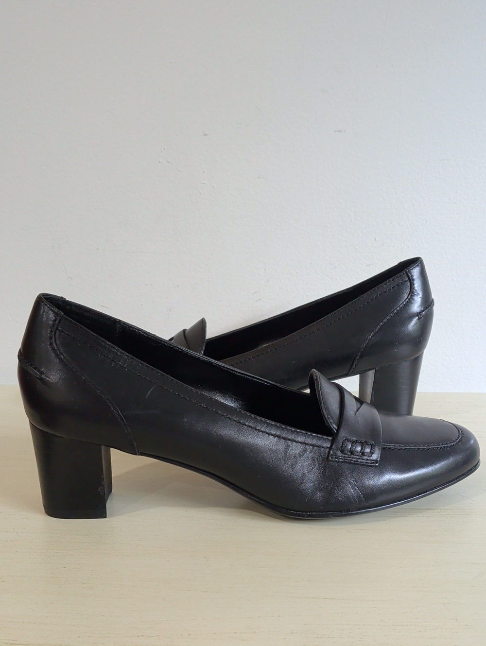 Brooks Brothers Black Leather Penny Loafers With Block Heels Size 6 - Picture 6 of 13